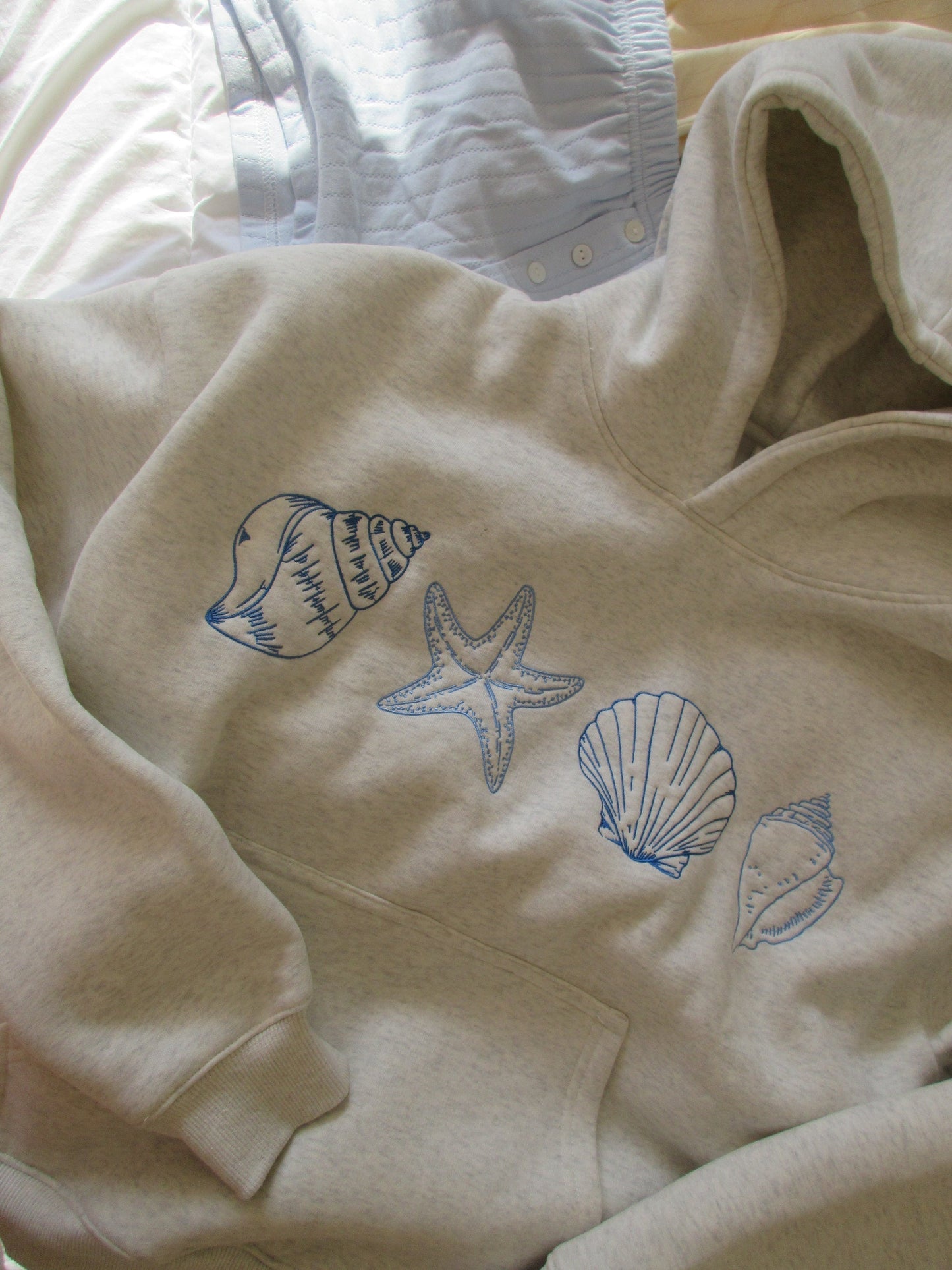 Unisex Sweatshirt with Shells